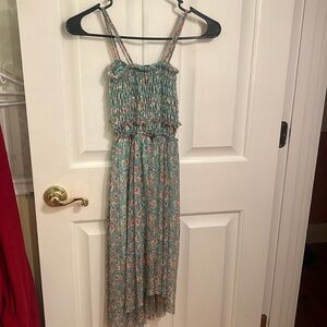 Green floral girls dress. Size 7 girls